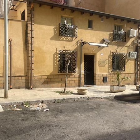 La Zisa Holiday Palermo Exterior photo