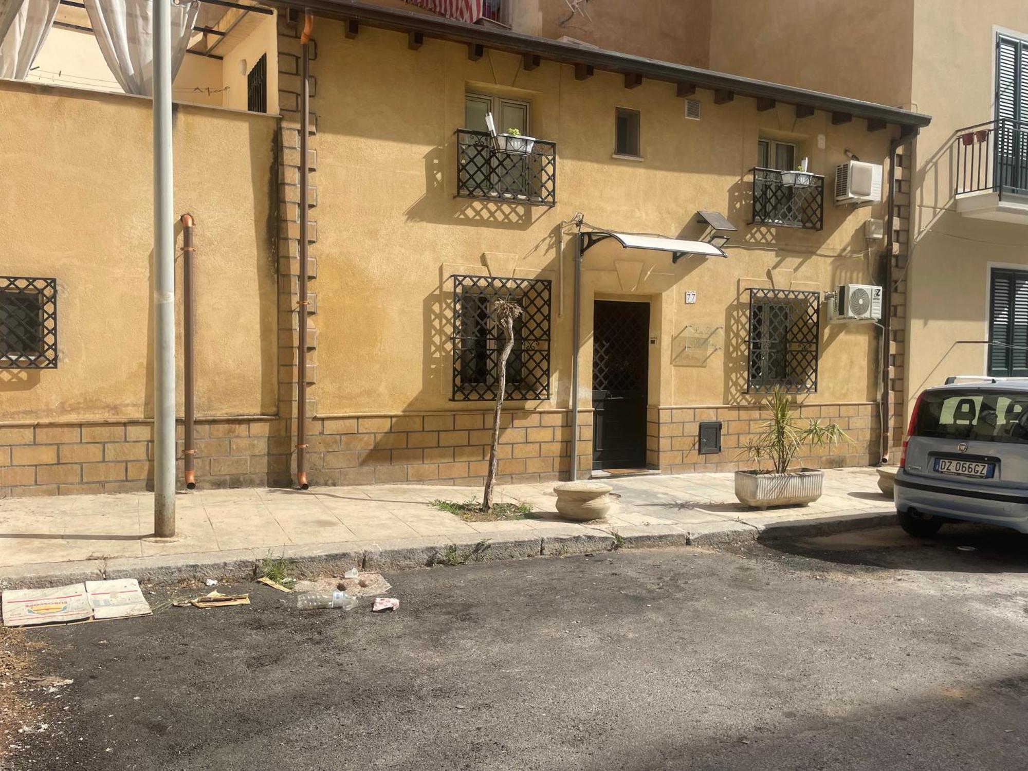 La Zisa Holiday Palermo Exterior photo